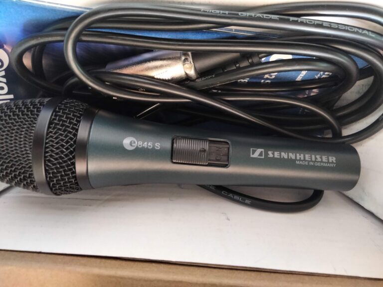 Shure SM58 vs. Sennheiser e835: The Ultimate Vocal Mic Showdown